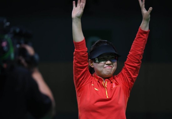 女子10米气手枪:张梦雪为中国队摘得首金