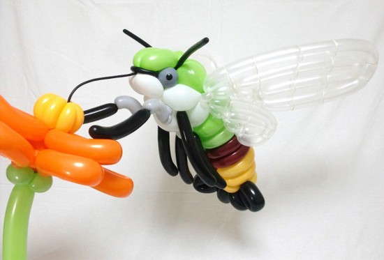 日男子巧手编织气球动物创意十足(高清组图)