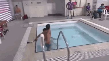 菲律宾灵魂跳水再走红 网友:他们来投河的么