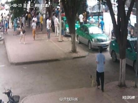 �����ϰ�·��̧���ͳ� Ӫ�ȱ�ѹŮ��
