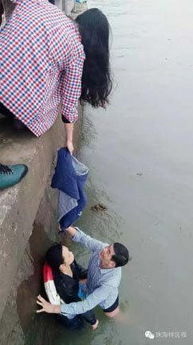 �麣����Ư��һŮ�� ��·������������