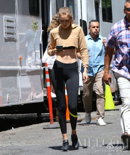 Karlie Kloss Gigi Hadid�i�D�A�n�������O�a�`���I