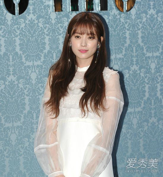 《W-两个图片》韩孝周的短发美炸了朴信惠IU发型烫卷发型世界女童图片