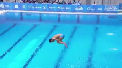 菲律宾灵魂跳水再走红 网友:他们来投河的么