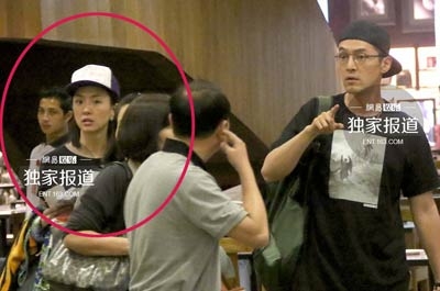 胡歌女友正面照曝光? 长得清秀身材高挑 经辨认并不是之前网传的林晓