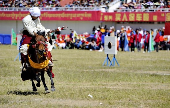 CHINA-TIBET-NAGQU-HORSE RACING FESTIVAL (CN)