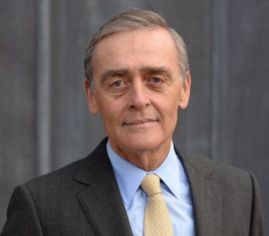 25岁儿子继承英国最大地主780亿遗产:北京东