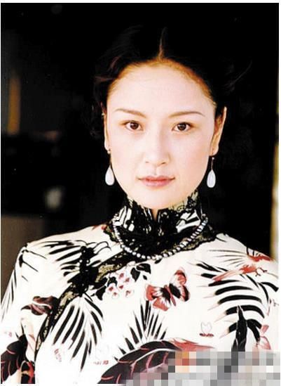 《金粉世家》是孙宁的处女作,因其长相清秀,柔美,被很多导演定位