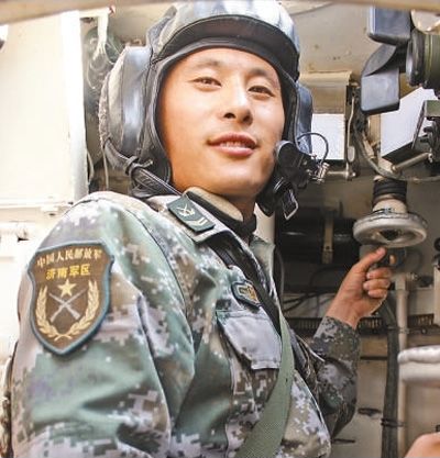 锋)--致敬赴南苏丹维和步兵营遇袭烈士李磊、杨树朋