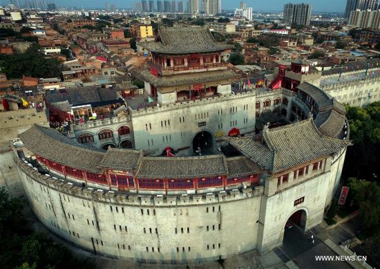 Luoyang is one of the cradles of Chinese civilization and served as the capital of several dynasties in Chinese history. 