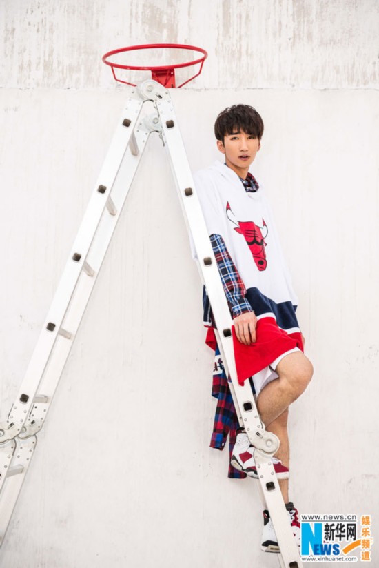 张阳阳颜值开启洪荒之力 运动大片荷尔蒙爆表