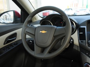 ����ͨ��ѩ���� ��³�� 2015�� 1.5L ���� SE AT