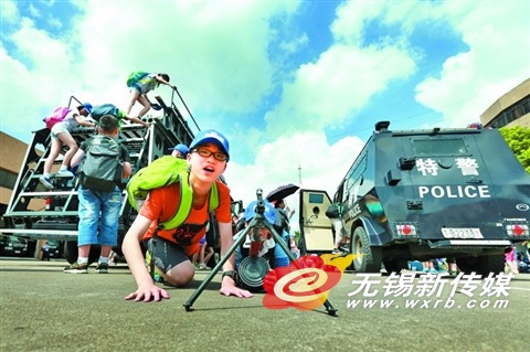 无锡市公安局组织开展警娃进警营民警子女夏