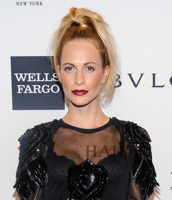 �i��P�}�˥� (Poppy Delevingne)