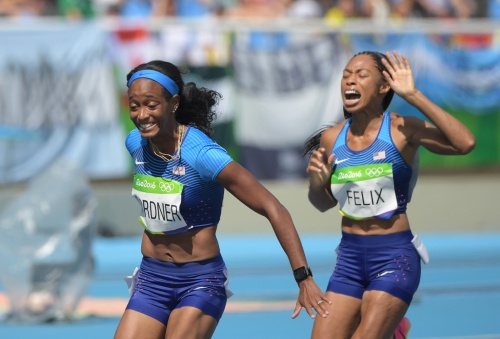女子4X100米美国队靠上诉单独出赛晋级 中国