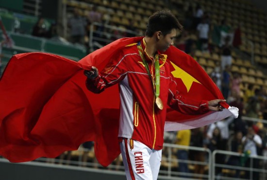 里约奥运会跳水男子10米台:陈艾森夺得金牌