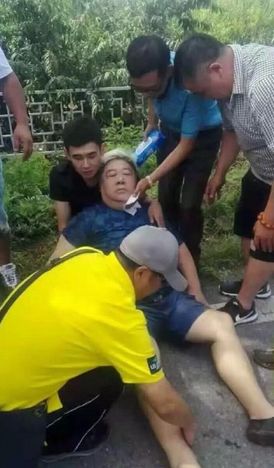 李琦车祸司机当场死亡 违章停车买桃子或将负