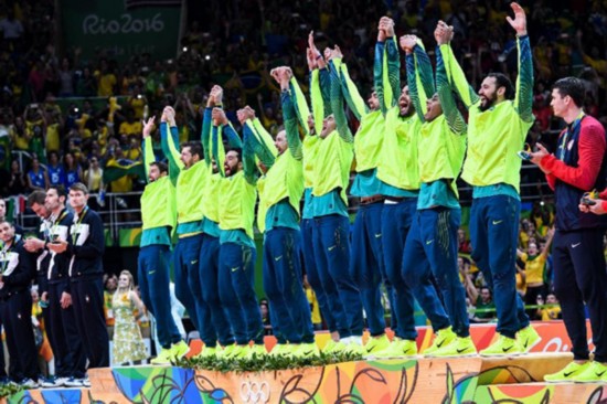 王者之师归来 巴西男排时隔12年再夺冠