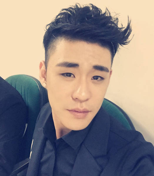 德云社张云雷疑跳桥自杀 原名张磊系德云社四