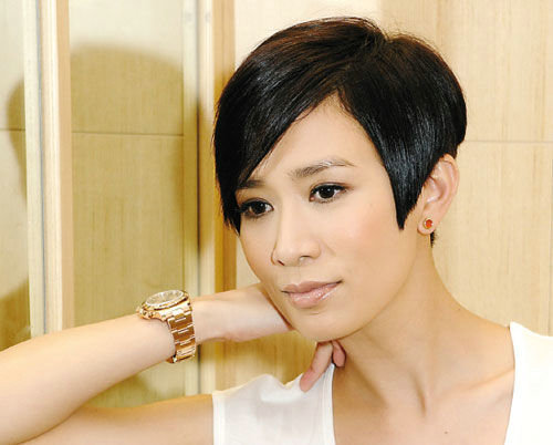 她们都是娱乐圈的大龄美女 个个长得美有钱又