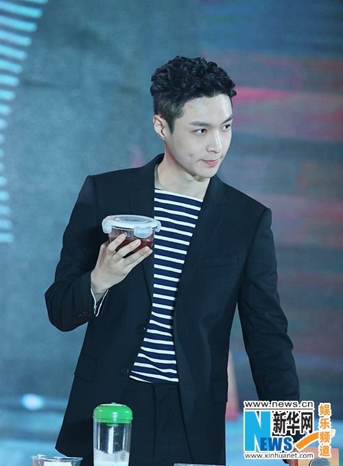 王昱珩风衣_王昱珩和陈冉冉结婚了