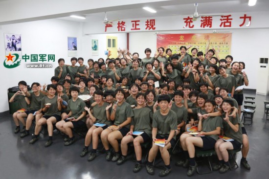 【一洪荒上演季】女生少女军校开学了不的开年级车甲壳虫图片