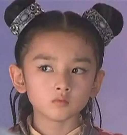 整个娱乐圈都在等她长大,她却跑去当网红