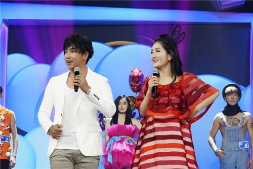 《偶滴歌神啊3》谢娜与模特同台走秀