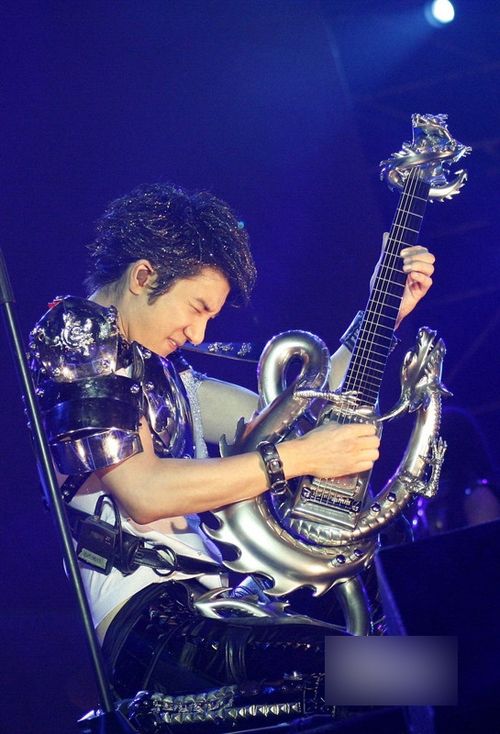 韩雪杨子刘亦菲林俊杰 明星硬背景伤不起(图)