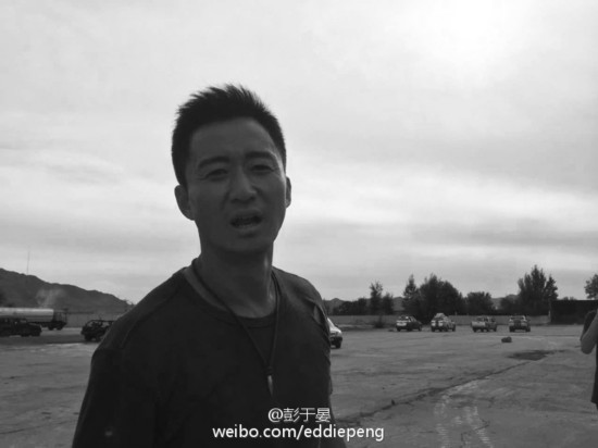 彭于晏探班吴京上演