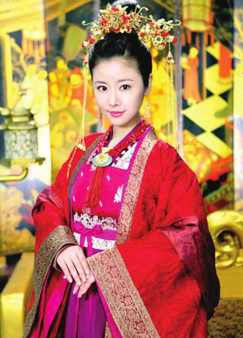 孕妇胃口好！林心如素颜吃汉堡大呼满足