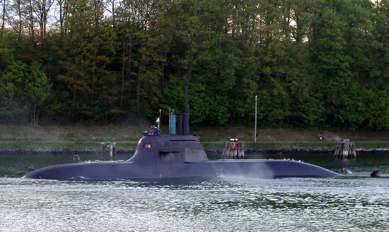 德国工艺:世界第一款燃料电池潜艇表面真光滑