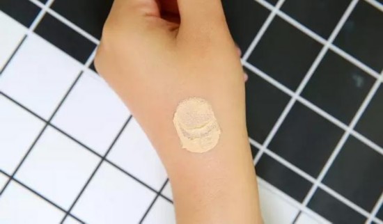 聊一聊關於粉底的那些事兒 N款不同粉底測評