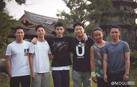 陈凯歌陈红15岁儿子陈宇飞曝光 长相酷似吴亦