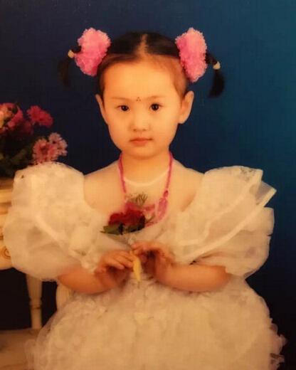 郑爽爸晒女儿照 网友纷纷评论:我们会一直陪伴