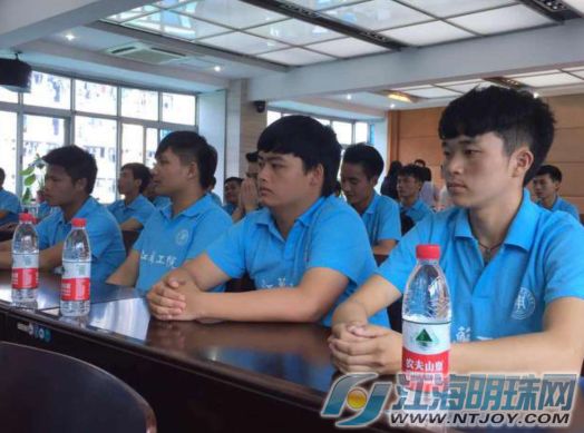 南通迎来首批老挝留学生 免学费享生活补助