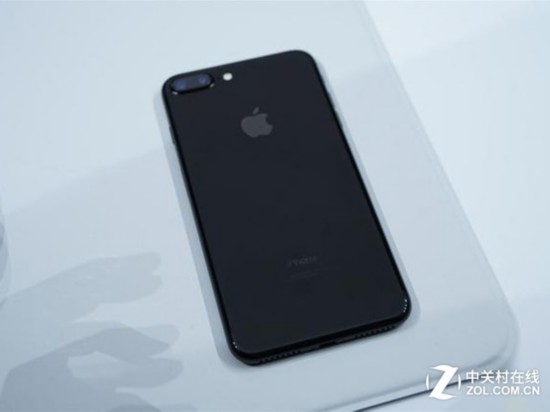 黑 到发亮 iPhone7这个工艺很牛!