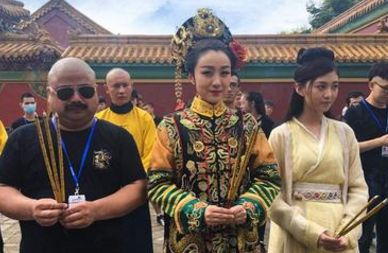 假剧组招演员 女子面试被问床戏 真剧组《超级