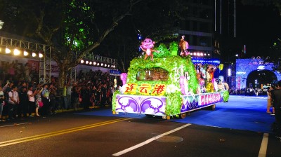 连云港花车亮相上海旅游节 展现西游文化特色