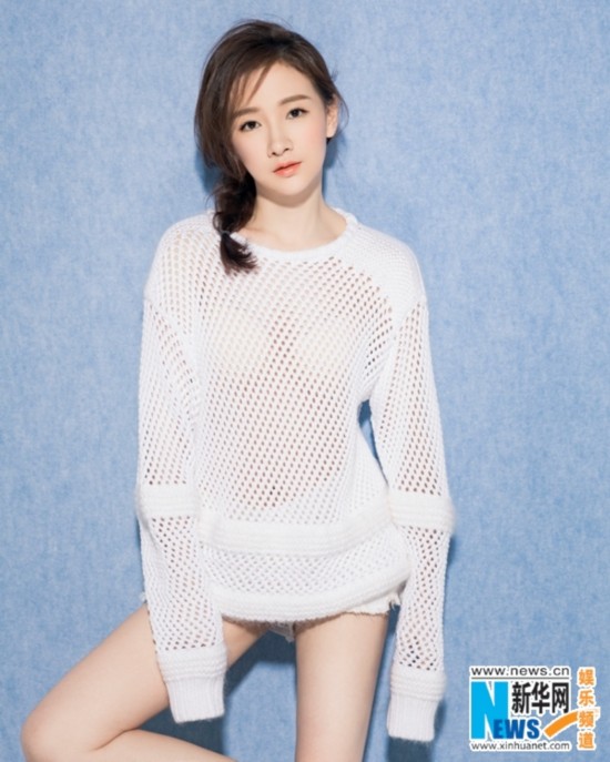 潘禹彤最新初秋写真 诠释纯白清爽魅力