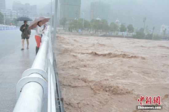 台风莫兰蒂携暴雨来袭 浙江文成县城多处被淹