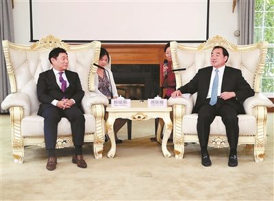 徐州市长周铁根会见韩国驻上海总领事