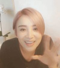 又得罪發型師?高顏值如baby宋佳也毀在這種發色上!