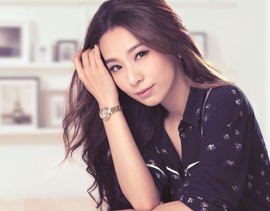 Hebe田馥甄实力演绎西铁城秋冬广告 偶尔篇