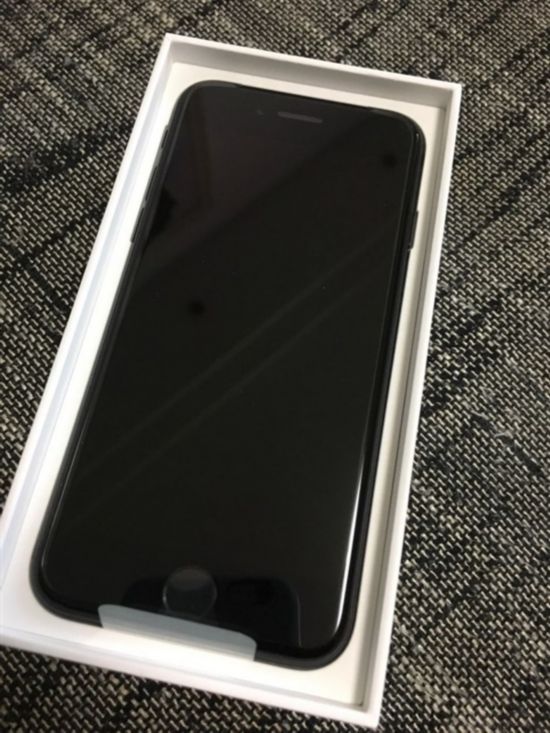 首批iPhone7\/7 Plus真机开箱图 越骂网友越要买