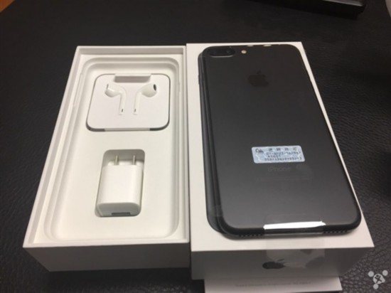 首批iPhone7\/7 Plus真机开箱图 越骂网友越要买