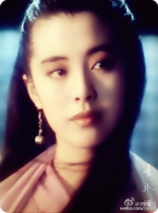 王祖贤晒自拍美照 网友:不老女神息影仍风华绝