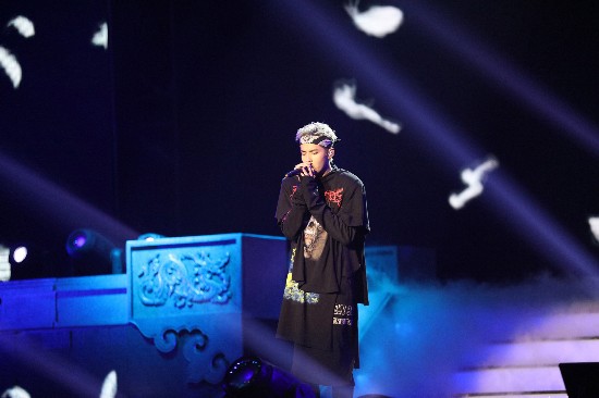 吴亦凡华少等群星共赏月 剑侠世界浪漫之夜群