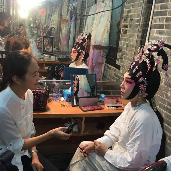 在东莞麻涌镇看粤剧