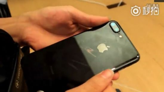 男子上传划iPhone 7 Plus视频 解释非本人操作